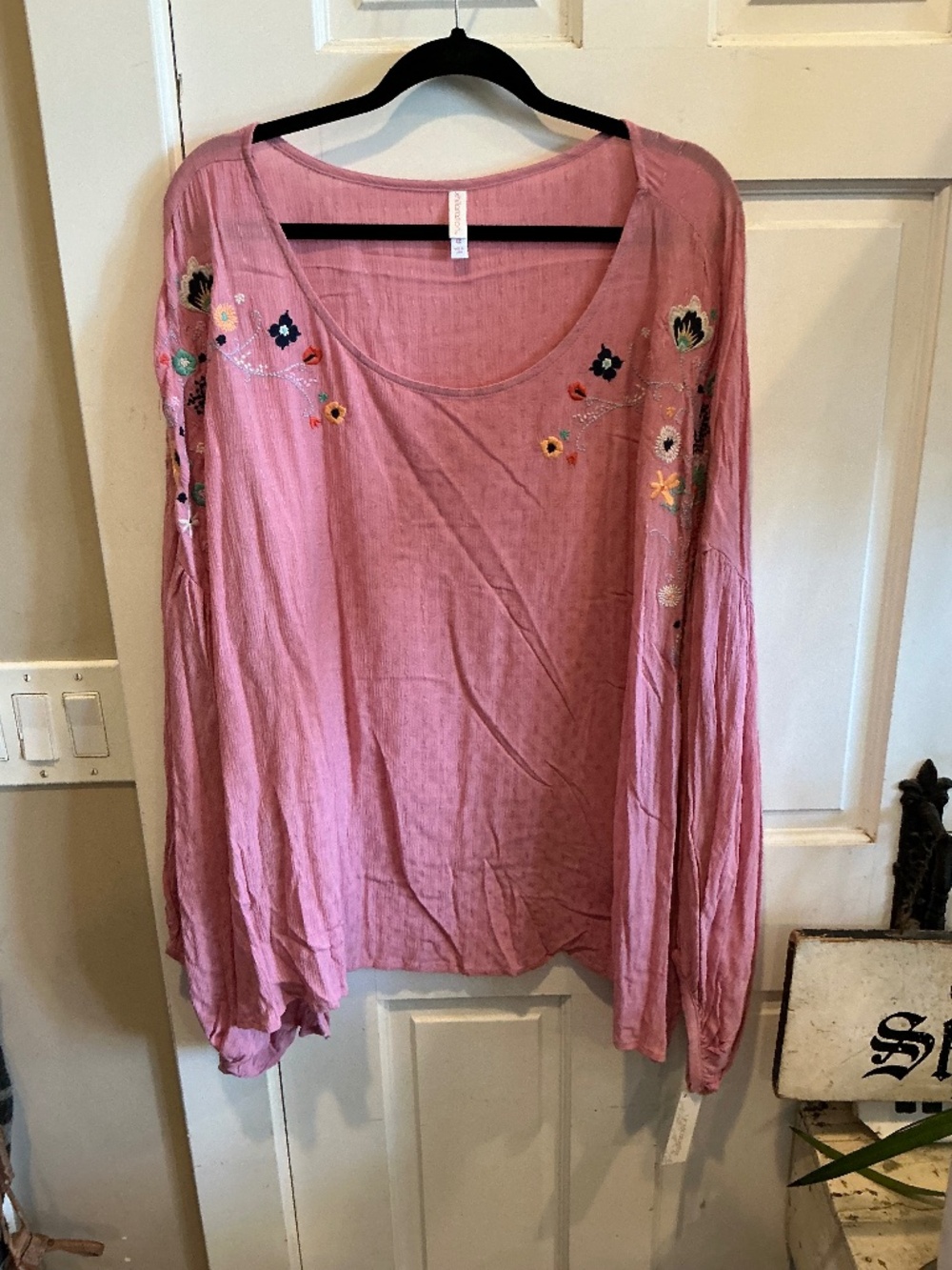 Xhilaration pullover top with embroidery! Brand new with tags! Plus size 4x
